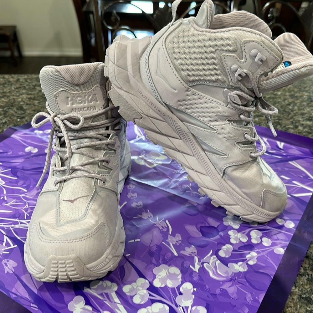 HOKA Women's Anacapa Mid Gore-Tex Hiking Boot